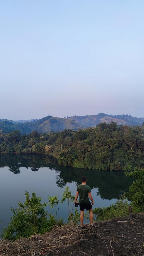 Lake Lyantonde eco composite original Fort Portal Exterior foto
