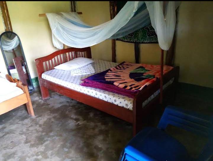 Lake Lyantonde eco composite original Fort Portal Exterior foto